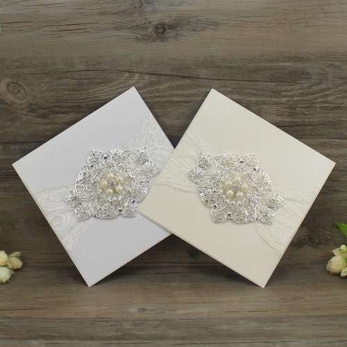 Square Invitation with Buckle Decoration Foil Printing Customized Original Wedding Invitation Card 